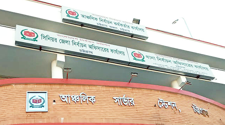 Ochiq havoda etuk ona va ogil ishtirokidagi rus pornosini tomosha qiling.